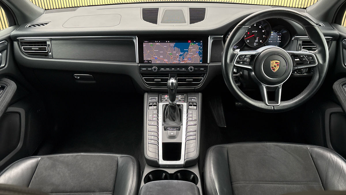 Porsche Macan Image 12