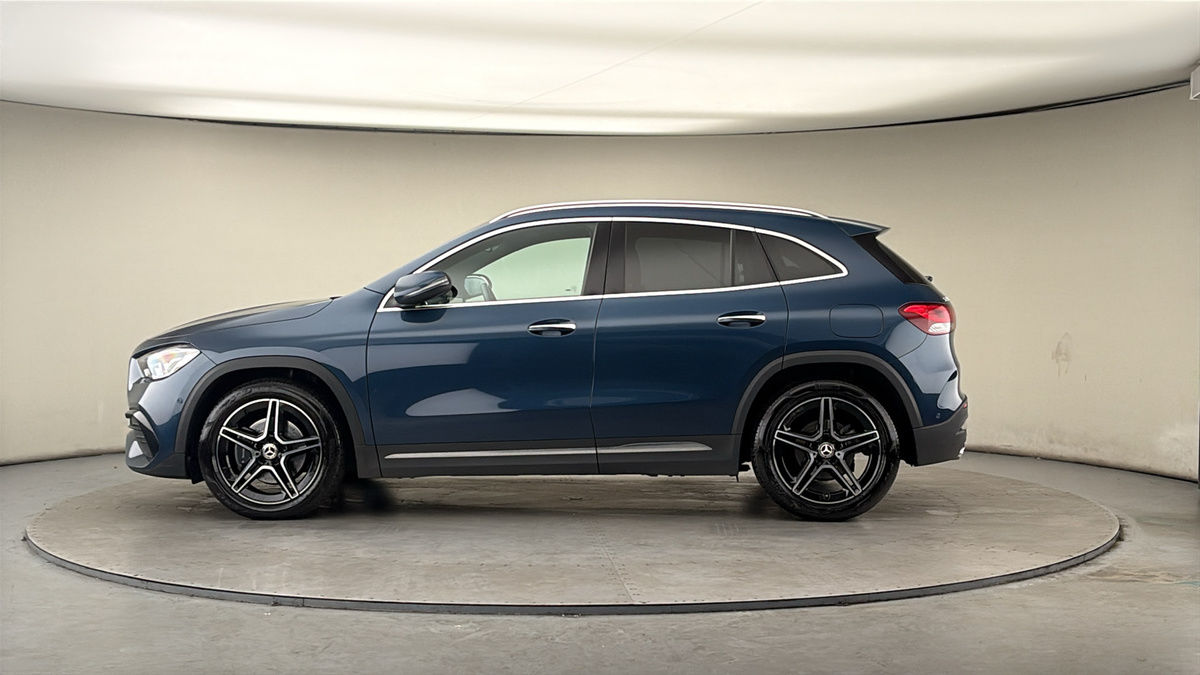 Mercedes-Benz GLA Image 15
