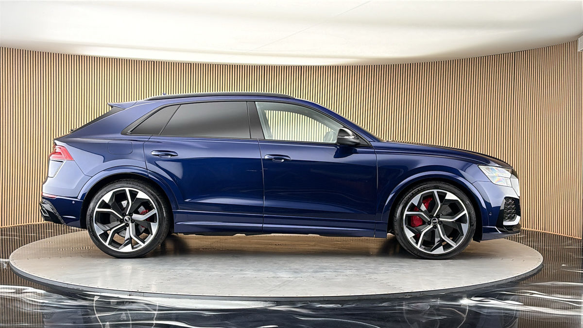 Audi RSQ8 Image 40