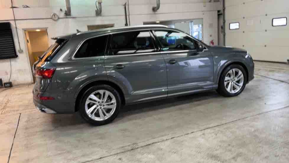 More views of Audi Q7