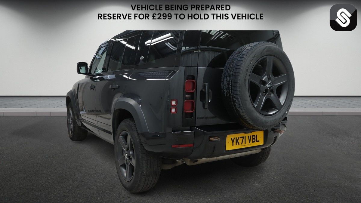 Land Rover Defender 110 Image 3