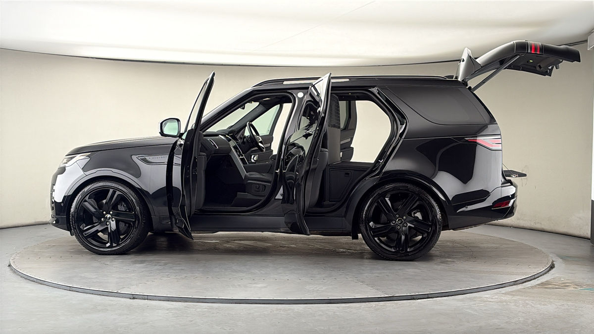 More views of Land Rover Discovery