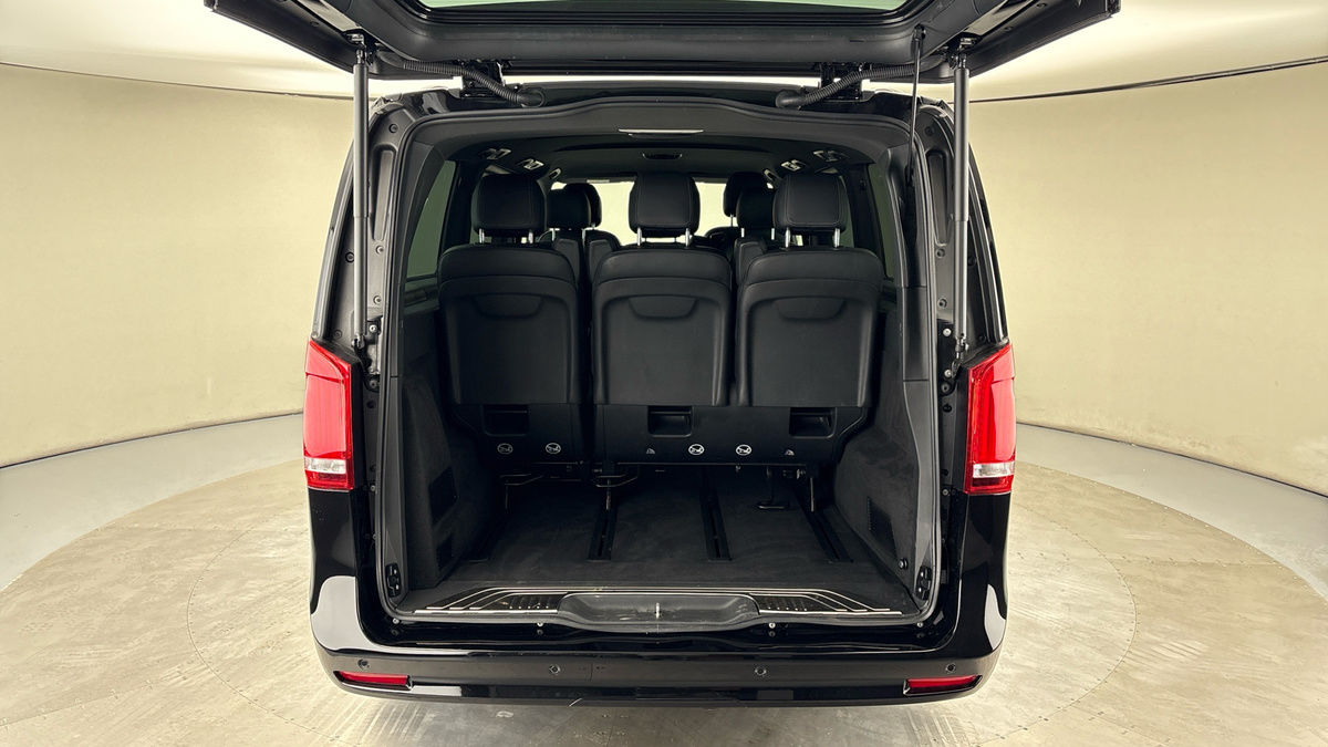 Mercedes-Benz V Class Image 11