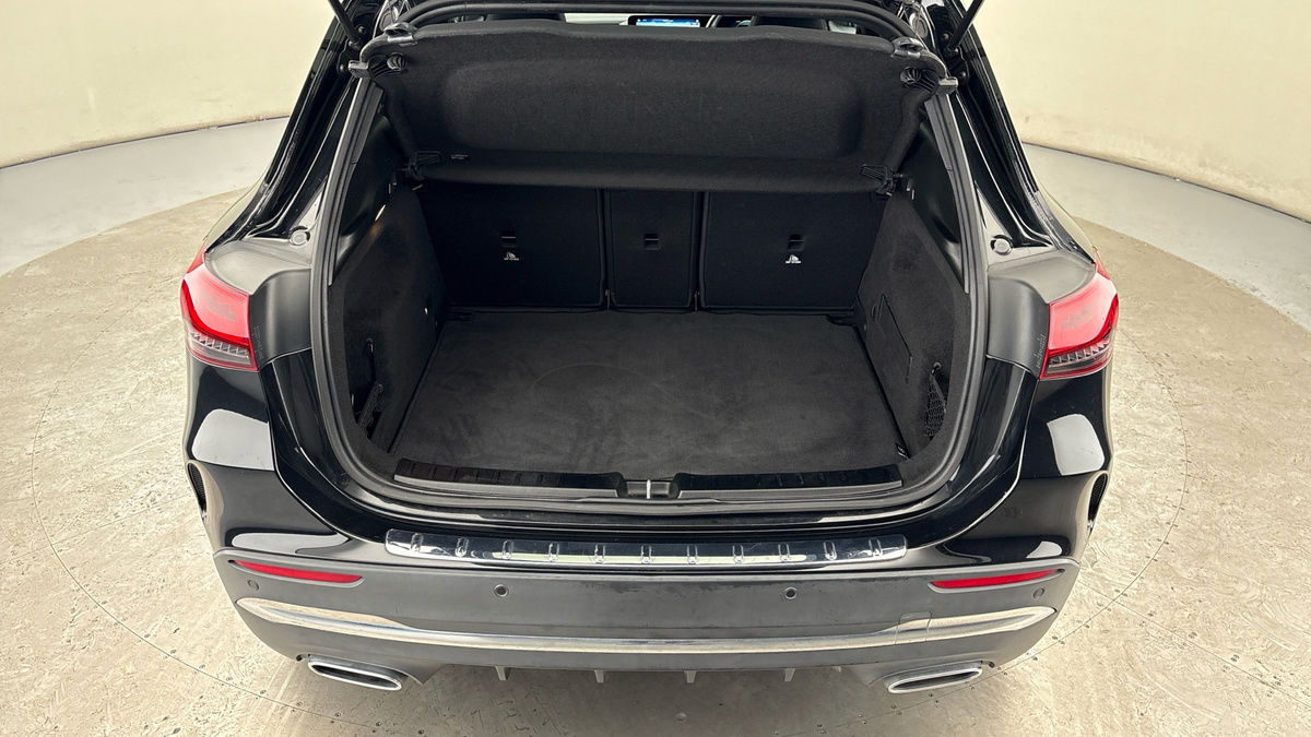 Mercedes-Benz GLA Image 11