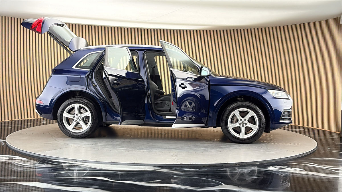 More views of Audi Q5