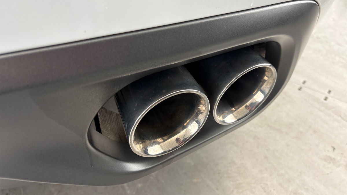 Jaguar F-PACE Image 32