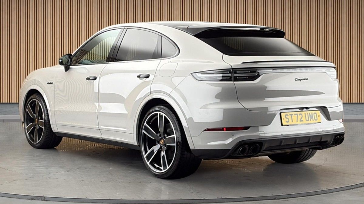 Porsche Cayenne Image 2