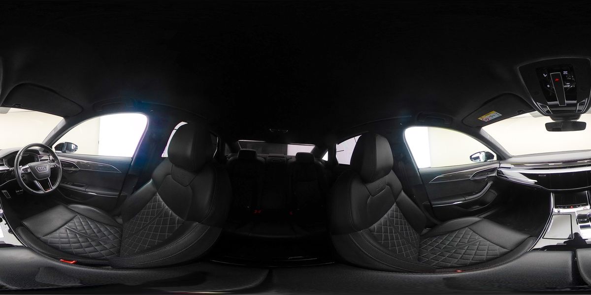 More views of Audi S8