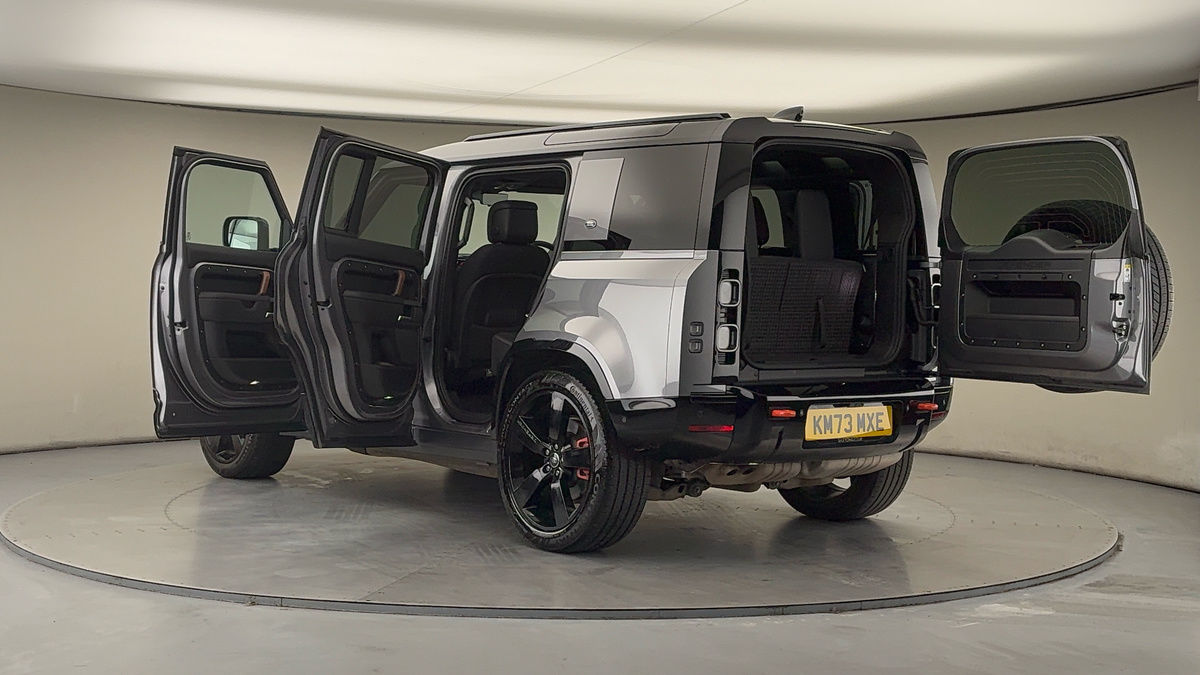 More views of Land Rover Defender 110