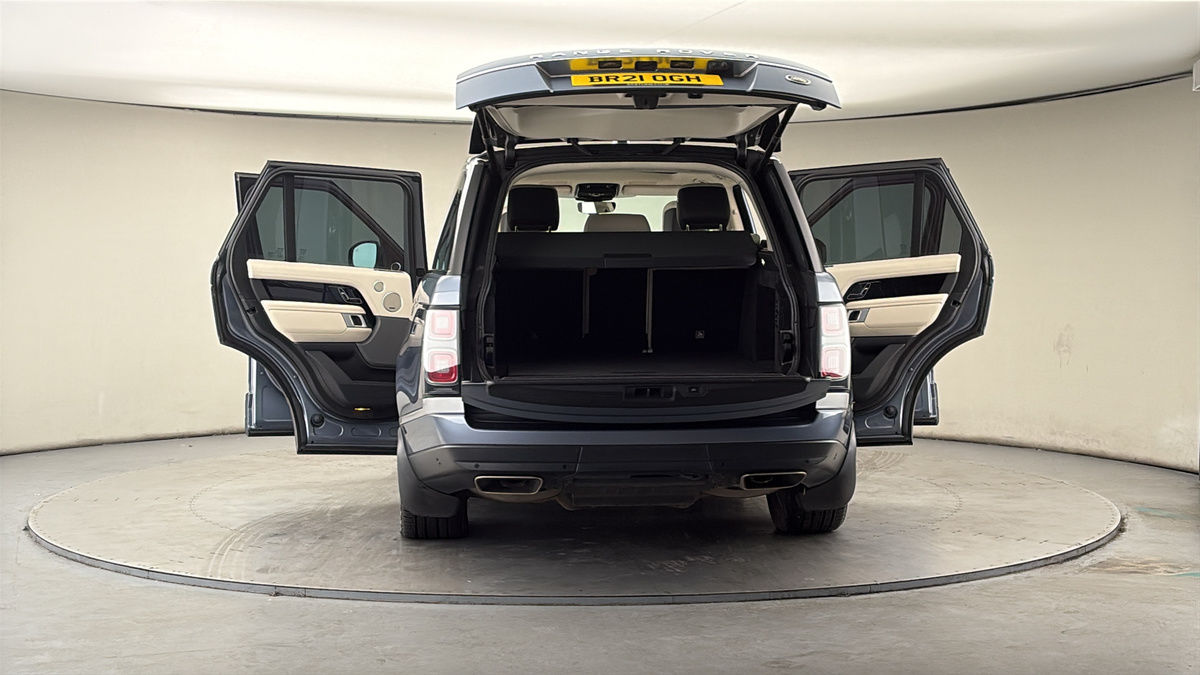 More views of Land Rover Range Rover
