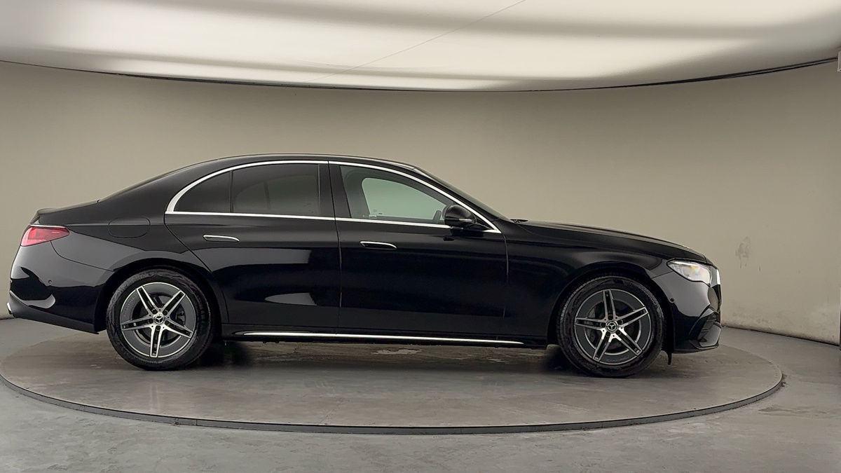 Mercedes-Benz E Class Image 16