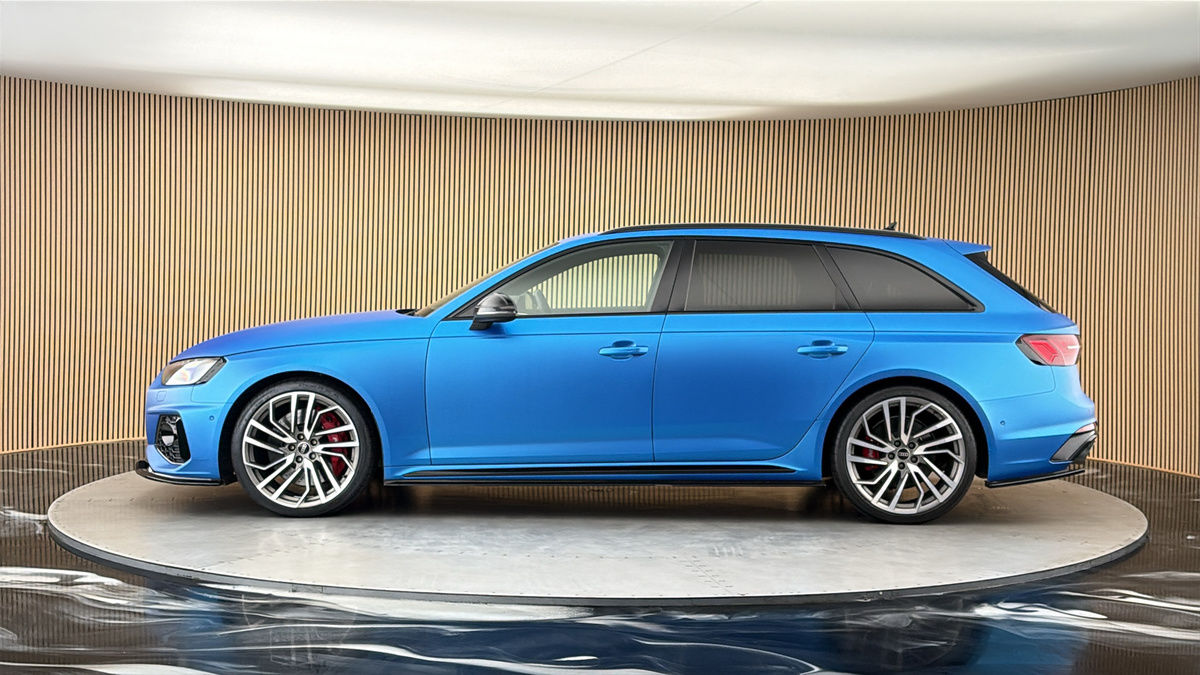 Audi RS4 Avant Image 15