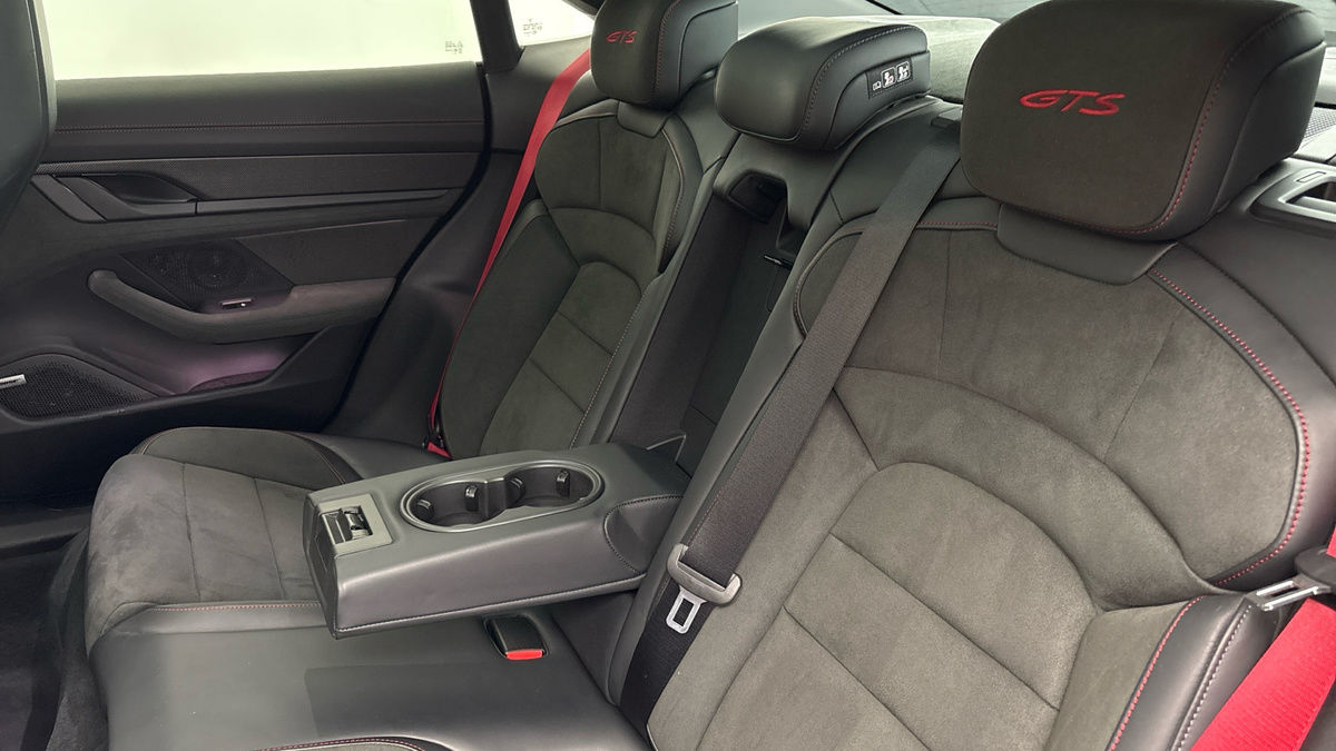 Porsche Taycan Image 9