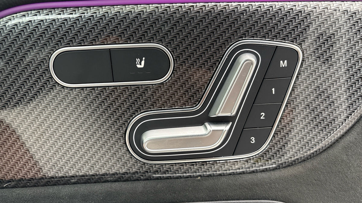 Mercedes-Benz GLB Image 26