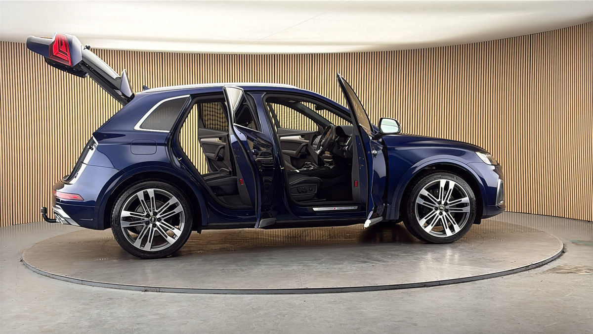 More views of Audi SQ5