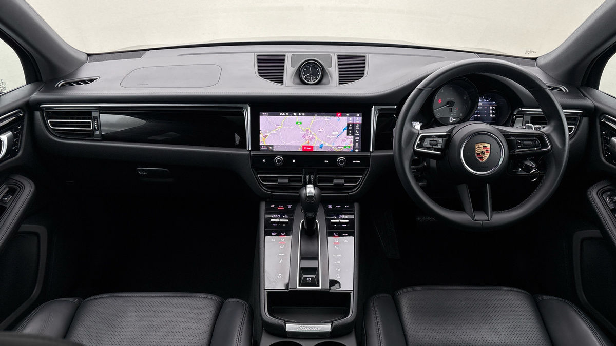 Porsche Macan Image 12