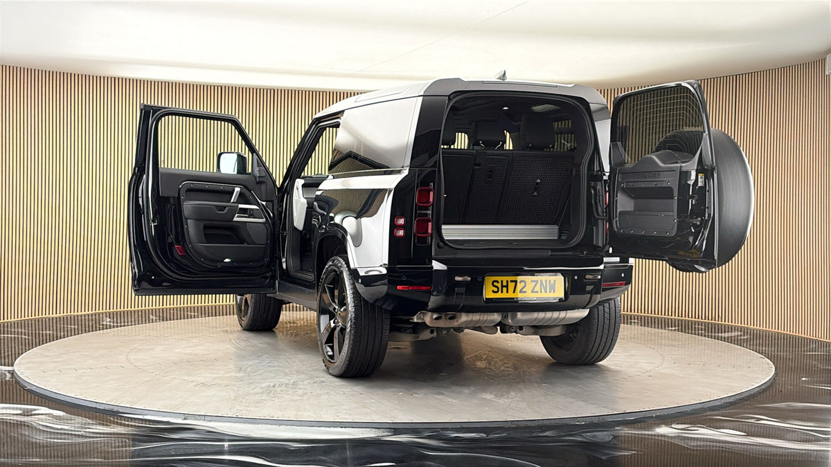 More views of Land Rover Defender 90