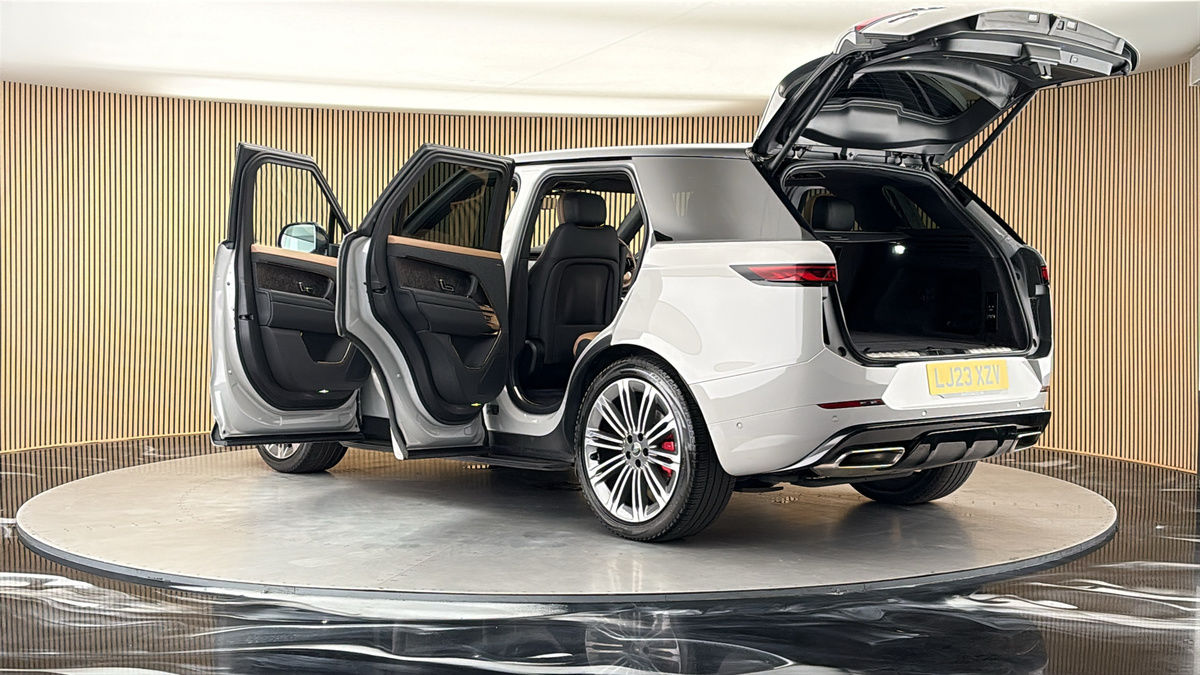 More views of Land Rover Range Rover Sport