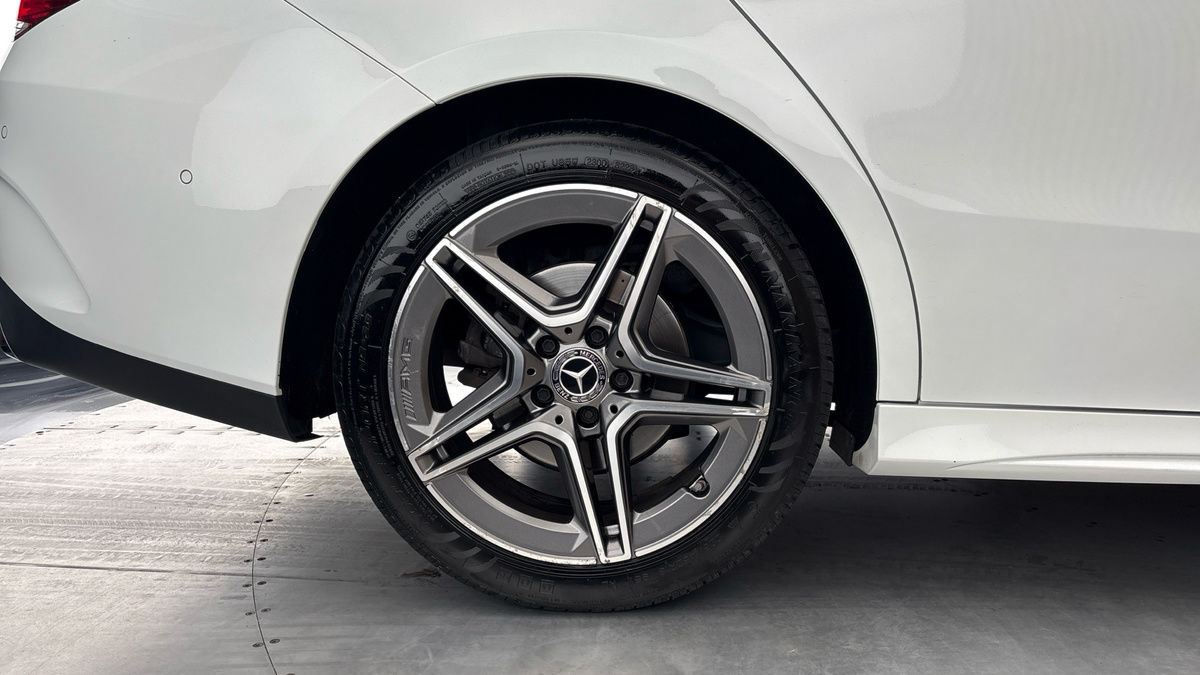 Mercedes-Benz CLA Image 10