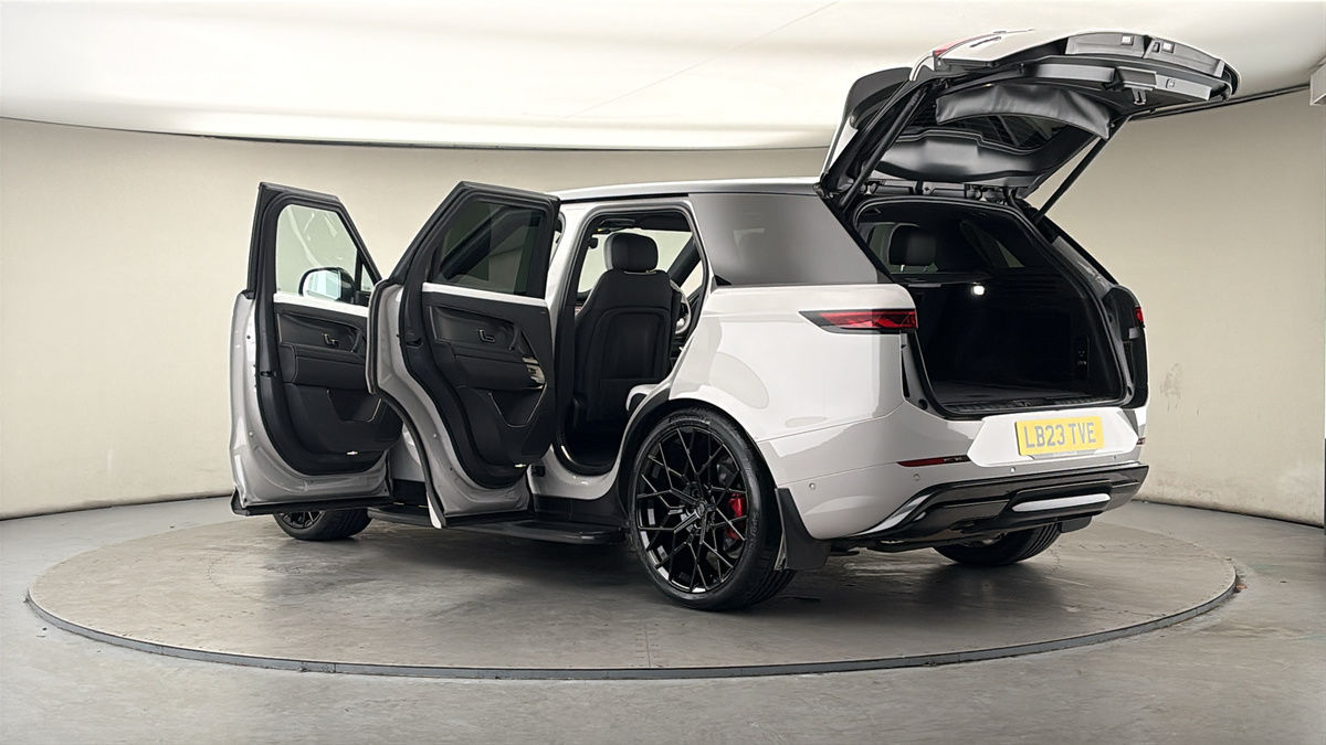 More views of Land Rover Range Rover Sport