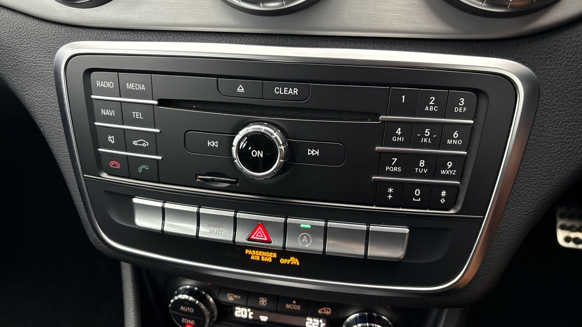 Mercedes-Benz CLA Image 25