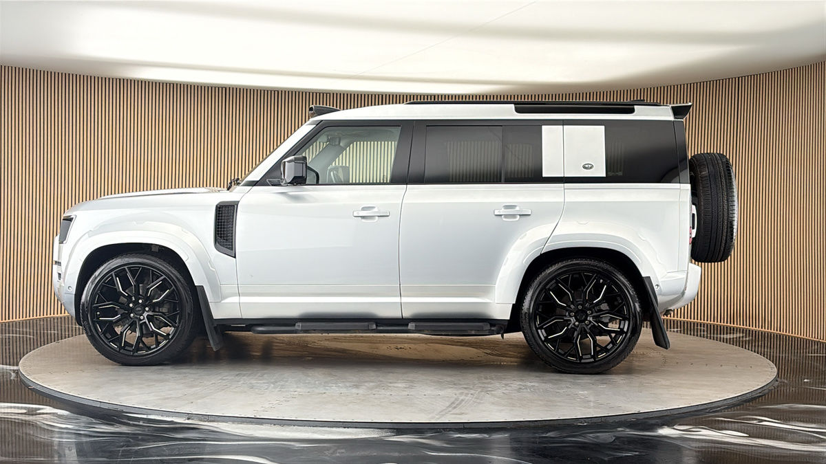 More views of Land Rover Defender 110