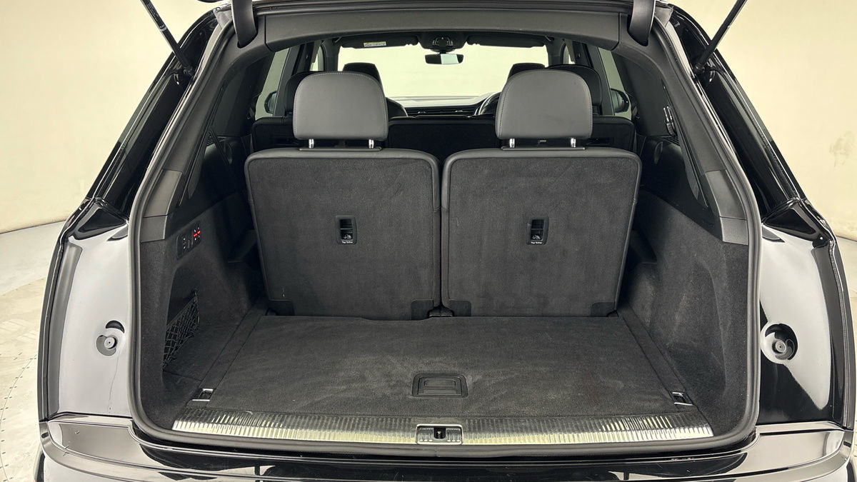 Audi SQ7 Image 11
