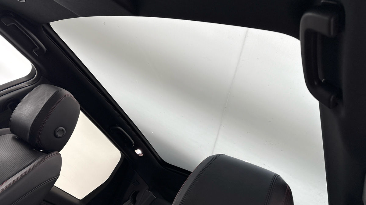 Land Rover Discovery Sport Image 6