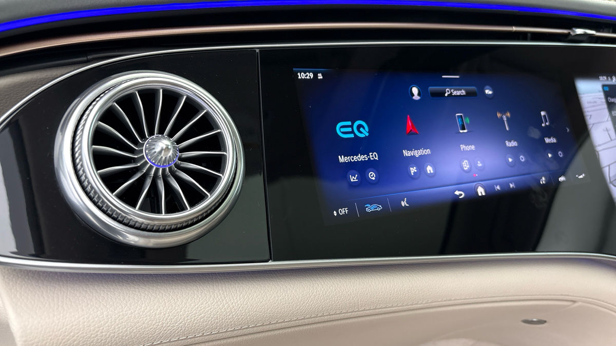 Mercedes-Benz EQS Image 35