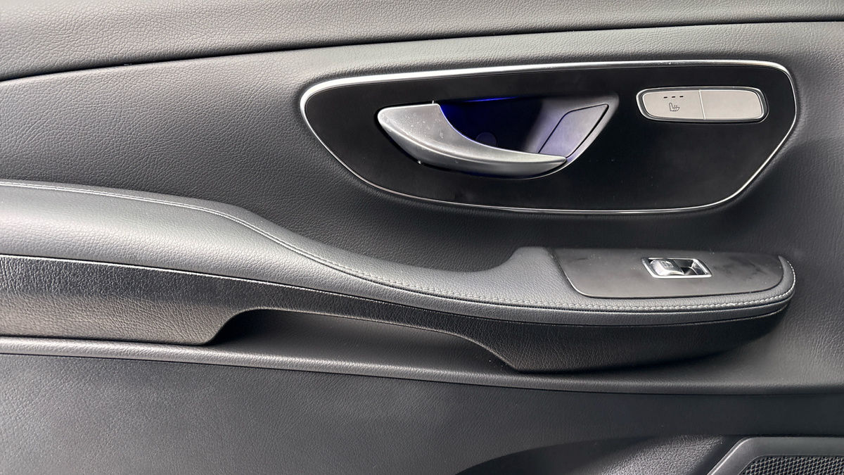 Mercedes-Benz V Class Image 19