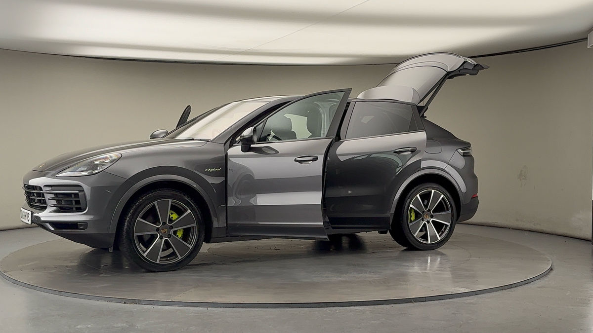 More views of Porsche Cayenne