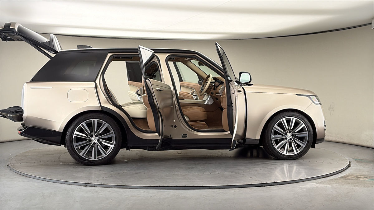 More views of Land Rover Range Rover