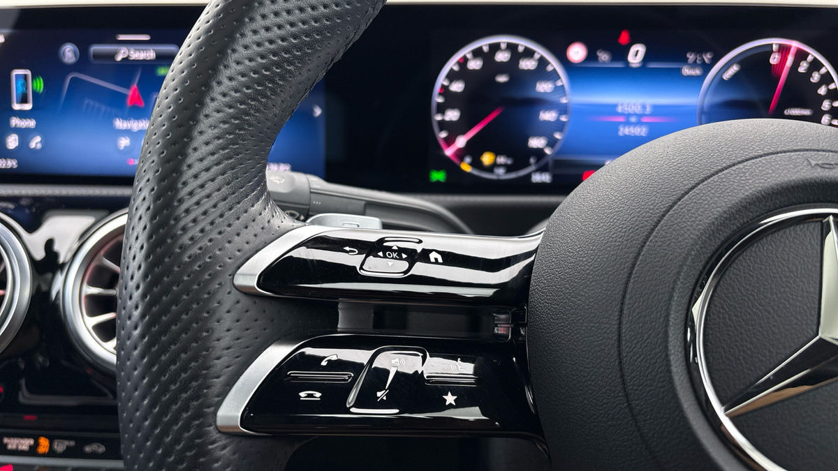 Mercedes-Benz CLA Image 13