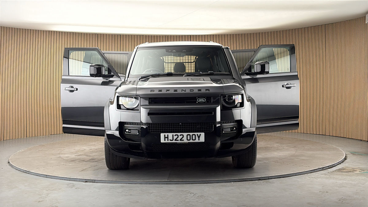 More views of Land Rover Defender 110