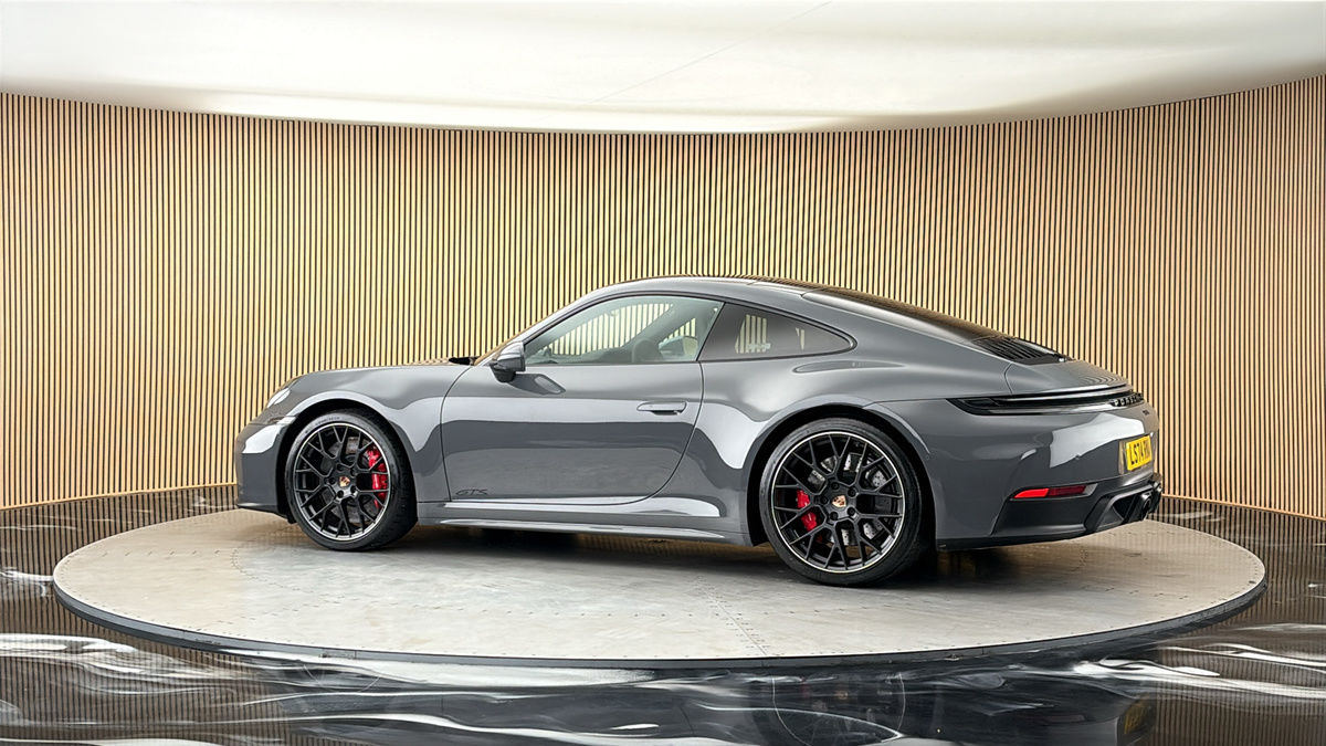 More views of Porsche 911