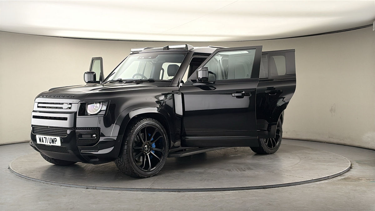 Land Rover Defender 110 Image 22