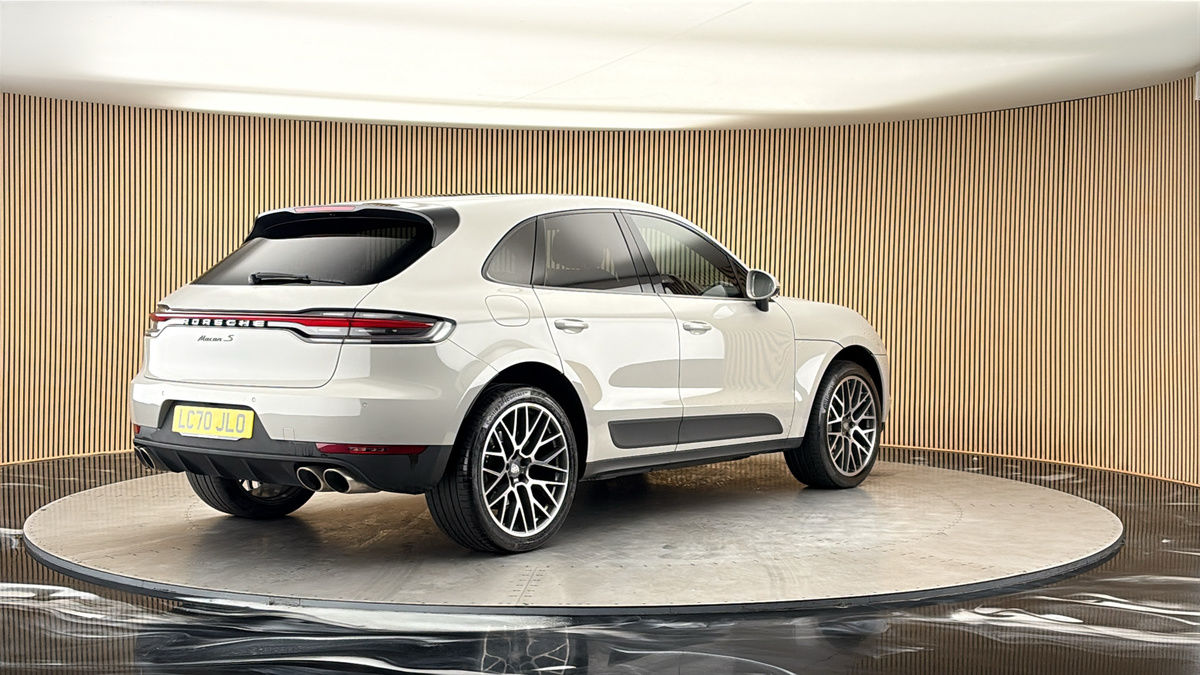 Porsche Macan Image 21