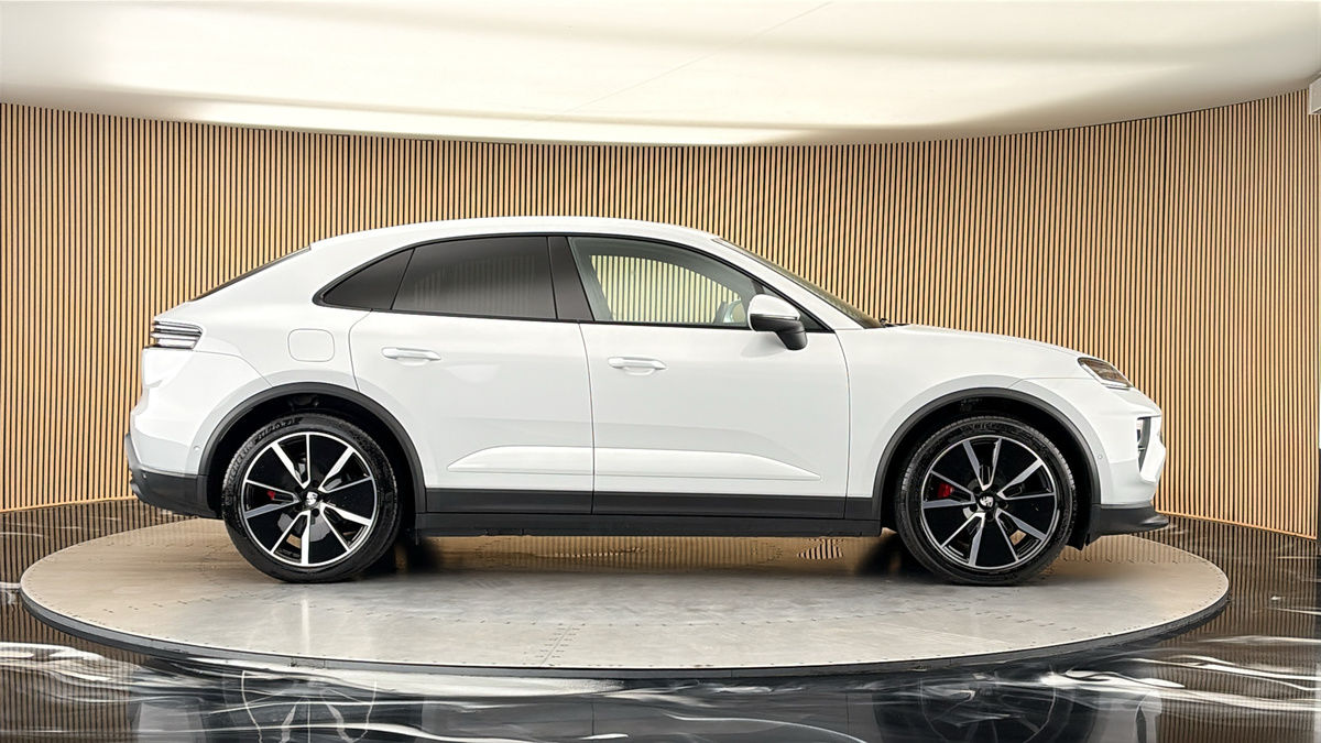 Porsche Macan Image 16