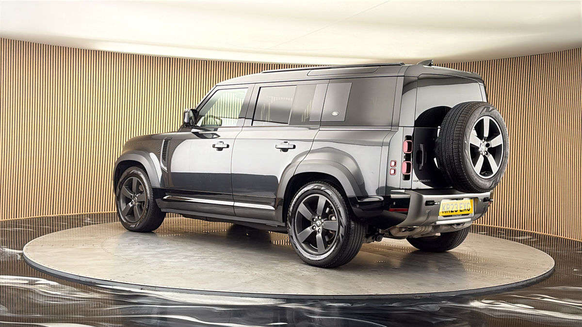 More views of Land Rover Defender 110