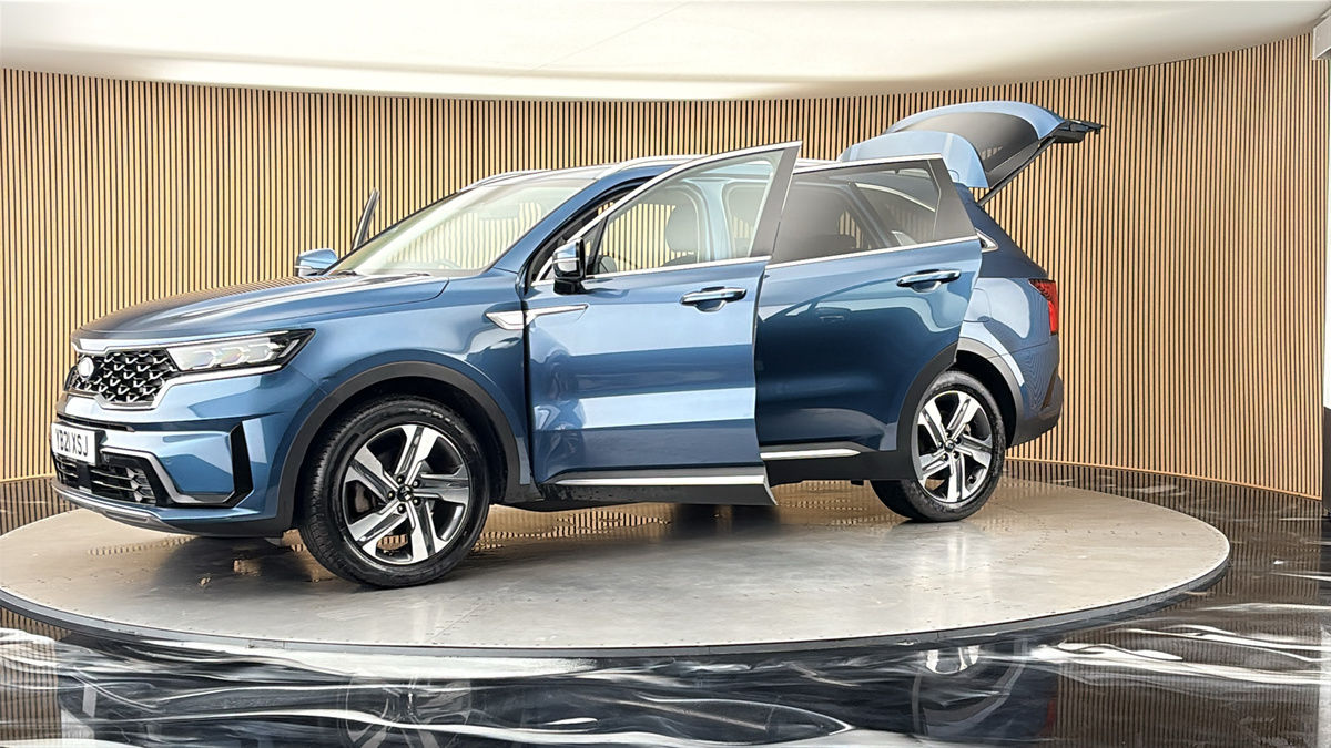 More views of Kia Sorento