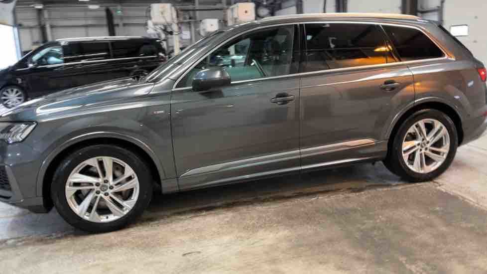 More views of Audi Q7