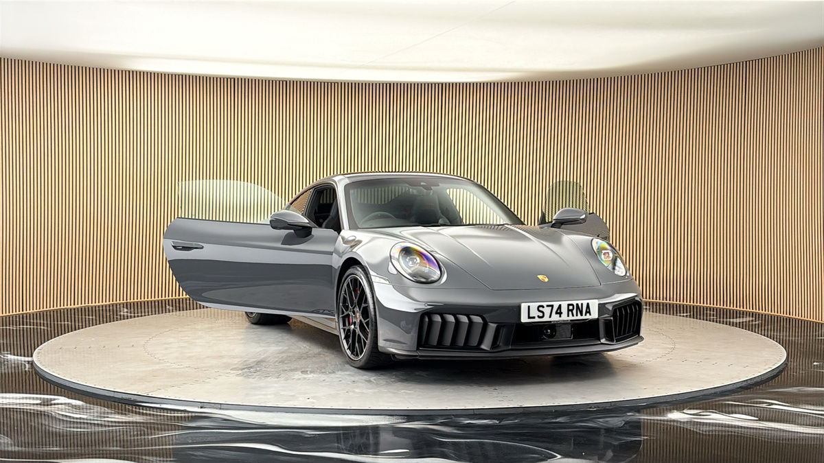 More views of Porsche 911