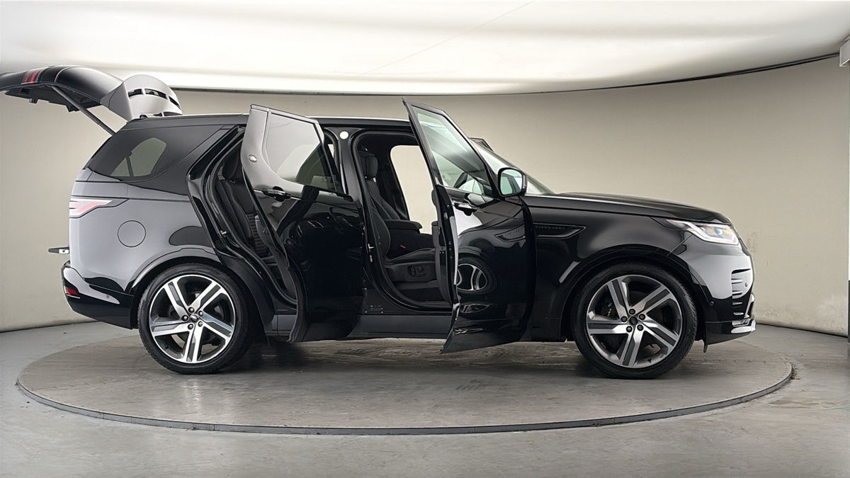 More views of Land Rover Discovery