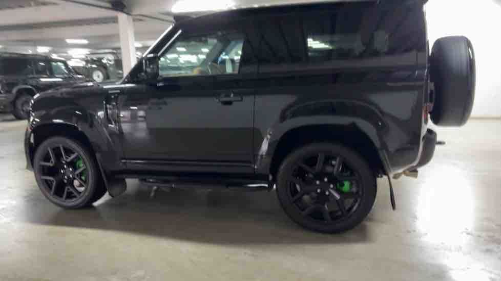 More views of Land Rover Defender 90