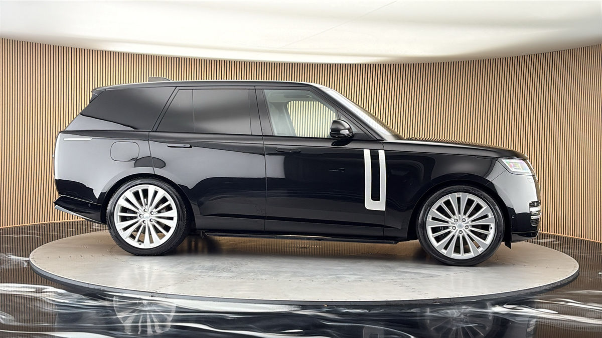 More views of Land Rover Range Rover