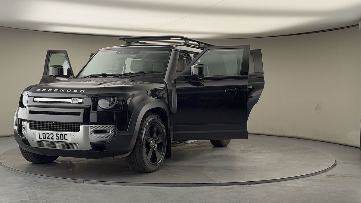 More views of Land Rover Defender 110