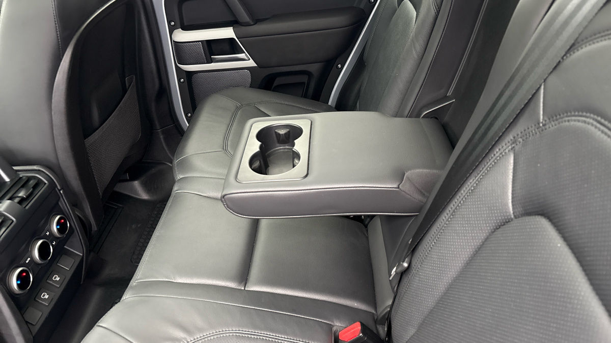 Land Rover Defender 110 Urban Image 9