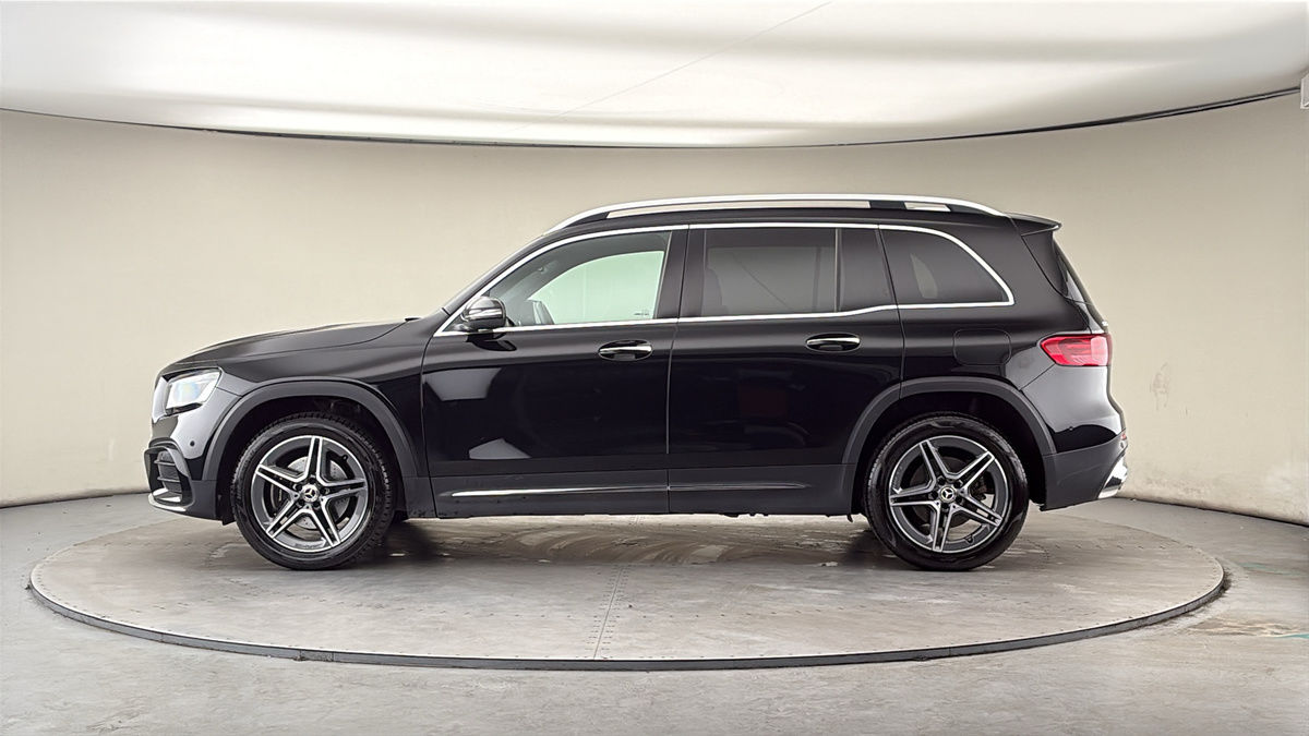 Mercedes-Benz GLB Image 15