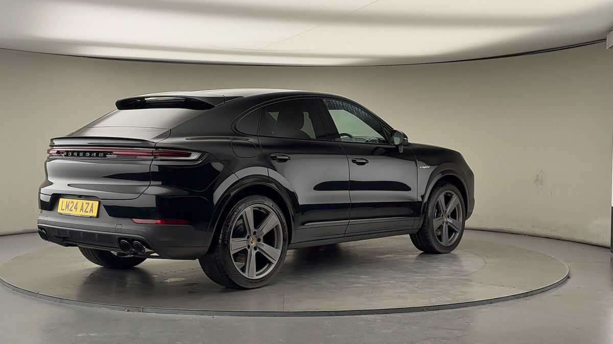 Porsche Cayenne Image 21