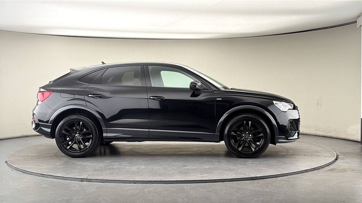 More views of Audi Q3